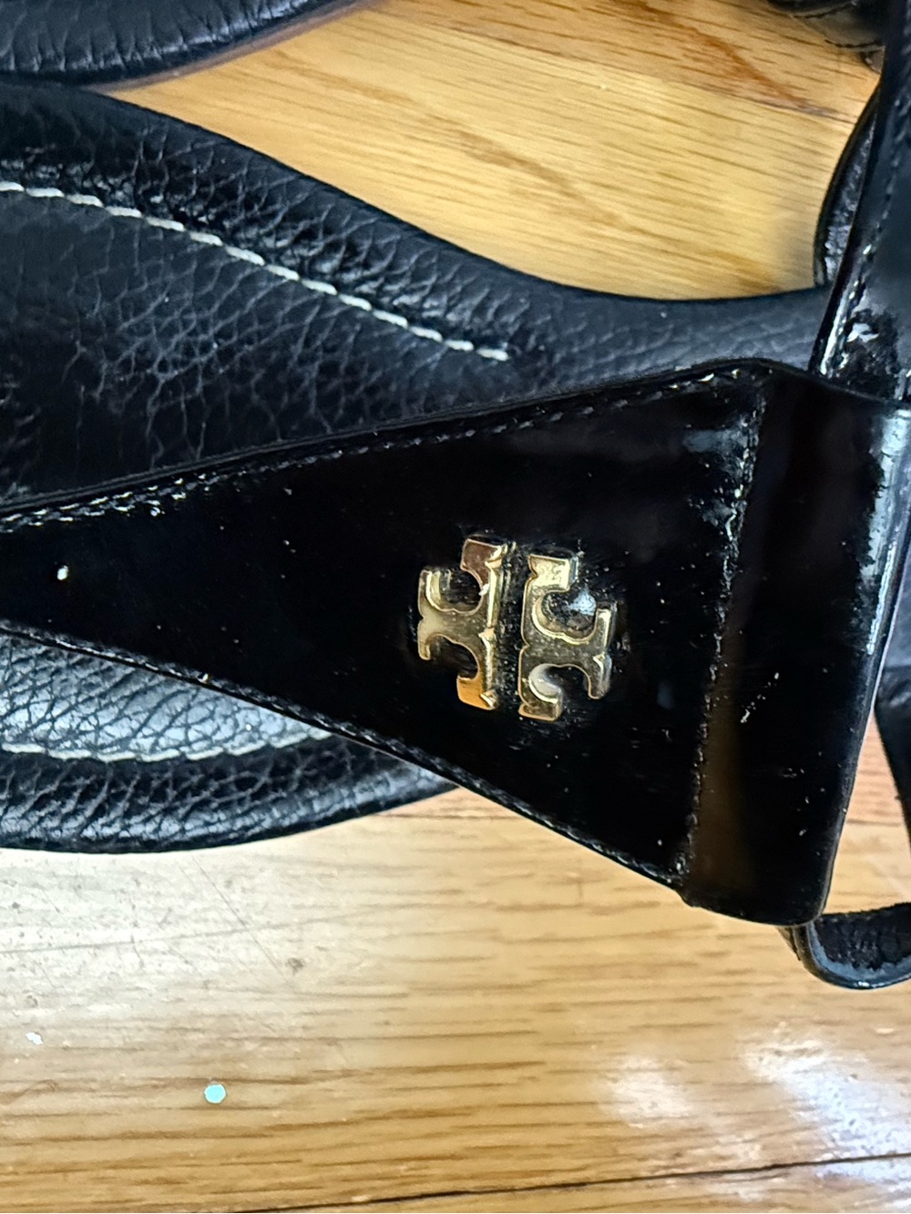 Tory Burch Black Patent Leather T-Strap Sandals with Gold Logo - Picture 2 of 5